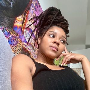 Meet your Posher, Shamika